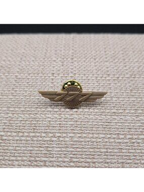 Boeing 777 Heritage Wings Antiqued Brass Lapel Pin Brooch A8064